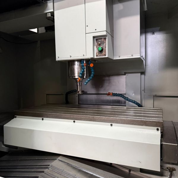 Centro de Usinagem Vertical HYUNDAI-KIA VX500