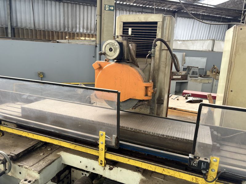 Retífica Cilíndrica Universal BLOHM RB 152 A