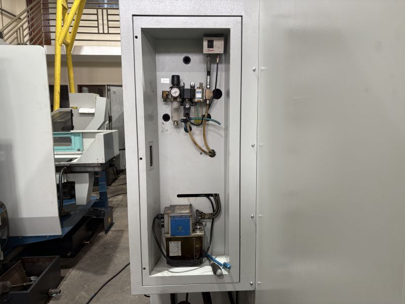 Fresadora CNC VEKER MVK1700F