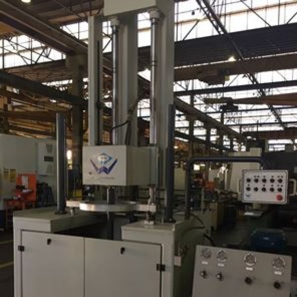 Brunidora Vertical Hidráulica AWAMAQ BRVH 500
