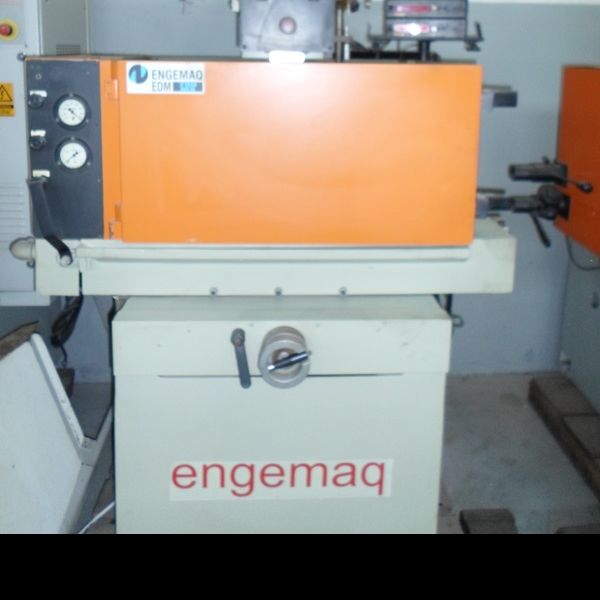 Eletroerosão por Penetração ENGEMAQ EDM 700MX