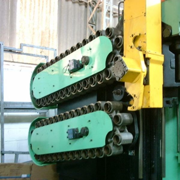 Centro de Usinagem Horizontal CINCINNATI MILACRON 15HC