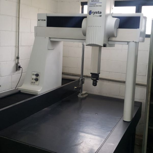 Tridimensional MITUTOYO CRYSTA-PLUS M-7106
