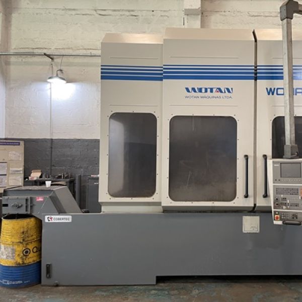 Fresadora CNC Floor-Type (Banco Fixo) WOTAN WOMAT M2L