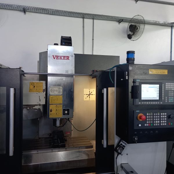 Centro de Usinagem Vertical VEKER MV-760