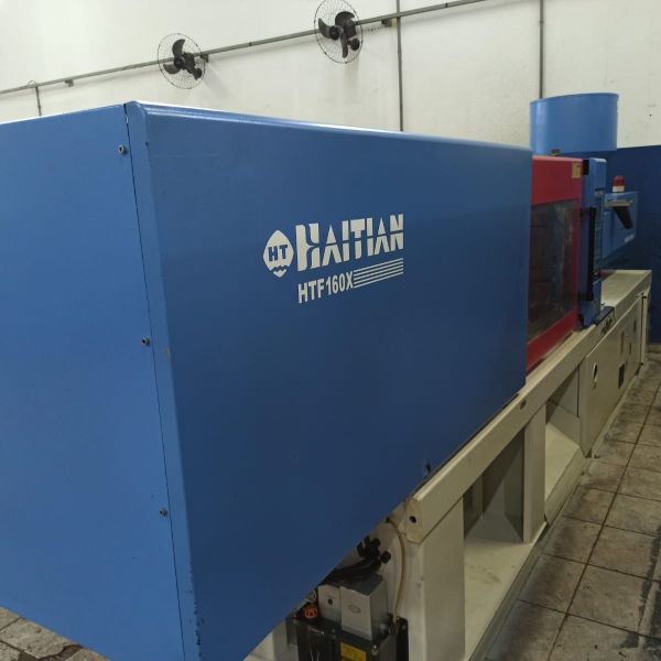 Injetora de Plástico HAITIAN HTF160X