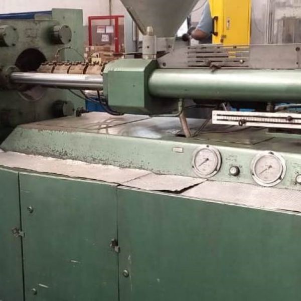 Injetora de Plástico PIC 140 Ton
