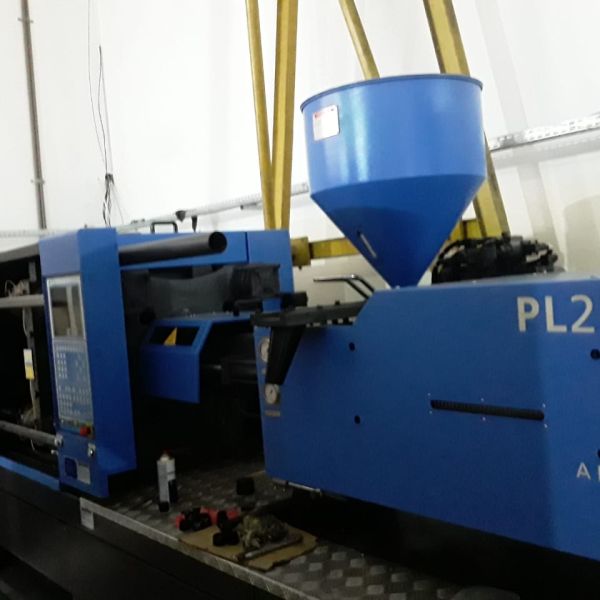 Injetora de Plástico HAITIAN TIANJIAN PLUTÃO PL2500/1000