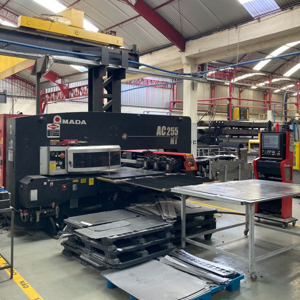 Puncionadeira CNC AMADA AC-255NT