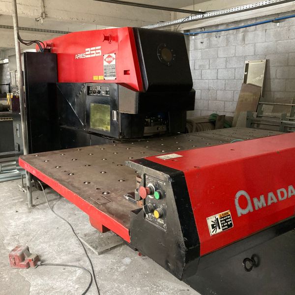 Puncionadeira CNC AMADA ARIES 255