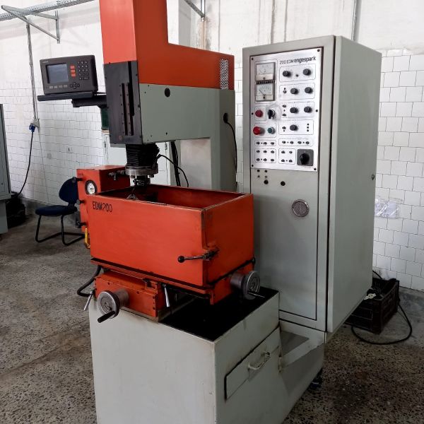 Eletroerosão por Penetração ENGESPARK EDM-200 MXE