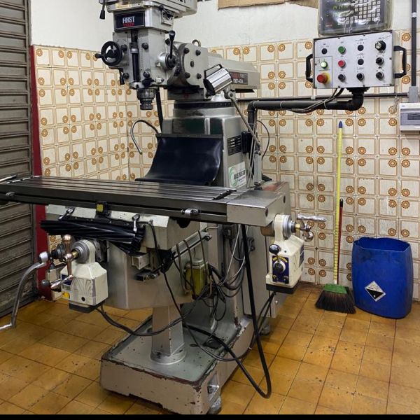 Fresadora Ferramenteira FIRST VKF430i