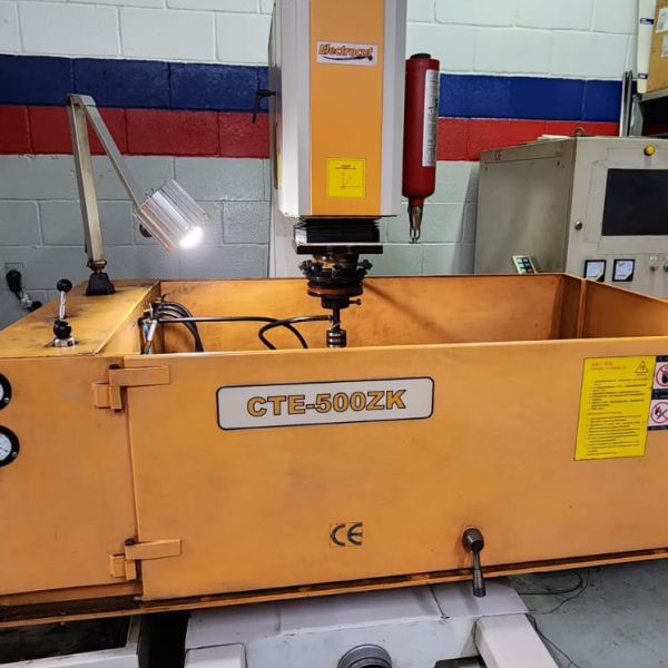 Eletroerosão por Penetração ELECTROCUT ZNC CTE-500ZK 