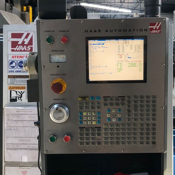 Centro de Usinagem Vertical HAAS VF5