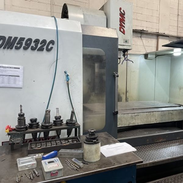 Centro de Usinagem Vertical DYNA DM 5932C 