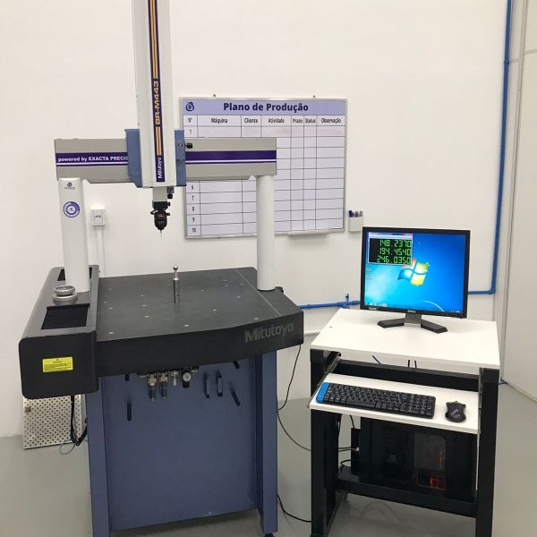 Tridimensional MITUTOYO BR-M443 com software MCOSMOS