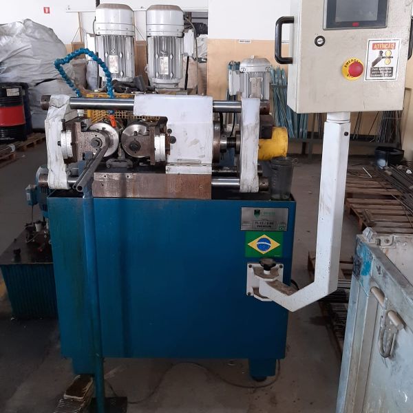 Conjunto de Laminadora de Rosca Cavour TL15 e Endireitadeira de Arame MBC