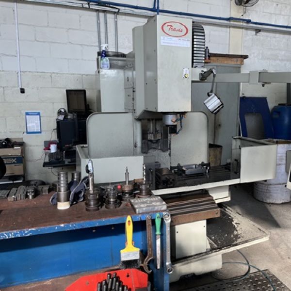 Fresadora CNC TRAVIS M5