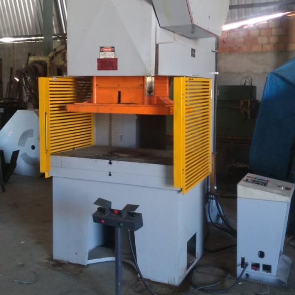 Prensa Tipo C MSL PET-ENG 250T-C