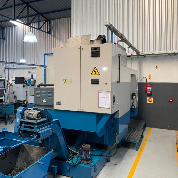 Centro de usinagem Vertical HYUNDAI SPT-V550D (Duplo Pallet)