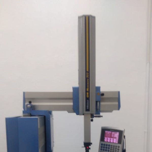 Tridimensional MITUTOYO QM-M353 com painel QM-DATA