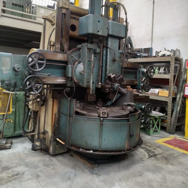 Torno Vertical TOS SK-12