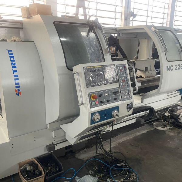 Torno CNC SINITRON BNC-2260