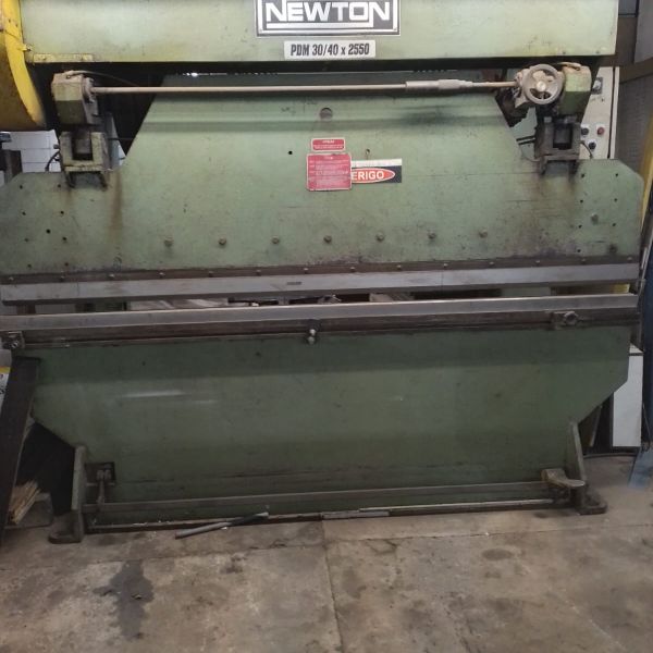 Dobradeira NEWTON PDM 30/40 – 2550 X 3MM