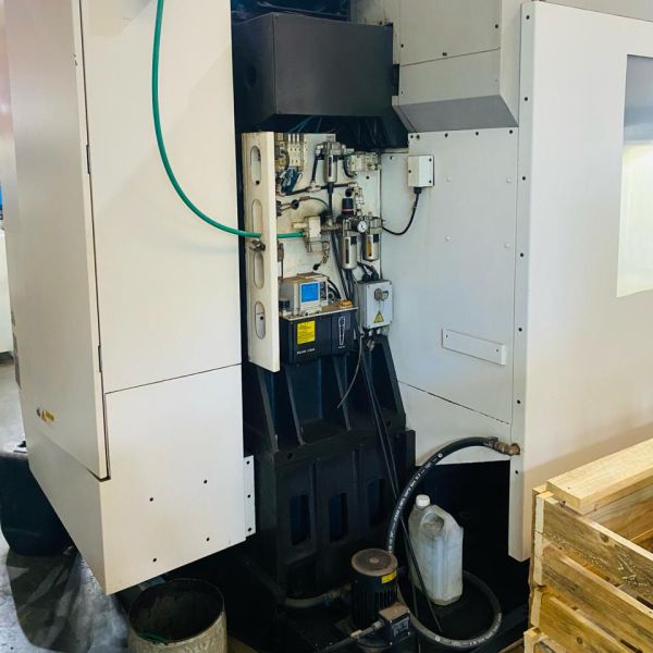 Centro de Usinagem Vertical MIKRON HEM-800