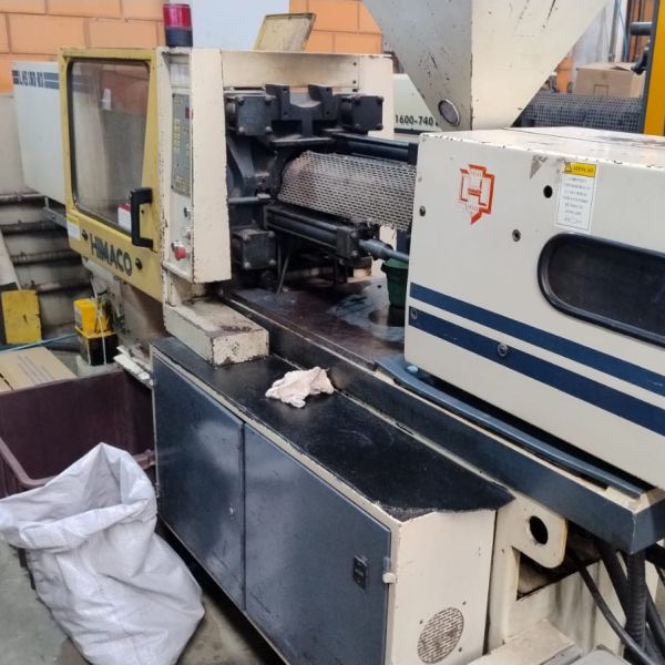 Injetora de Plástico HIMACO LHS 150/80