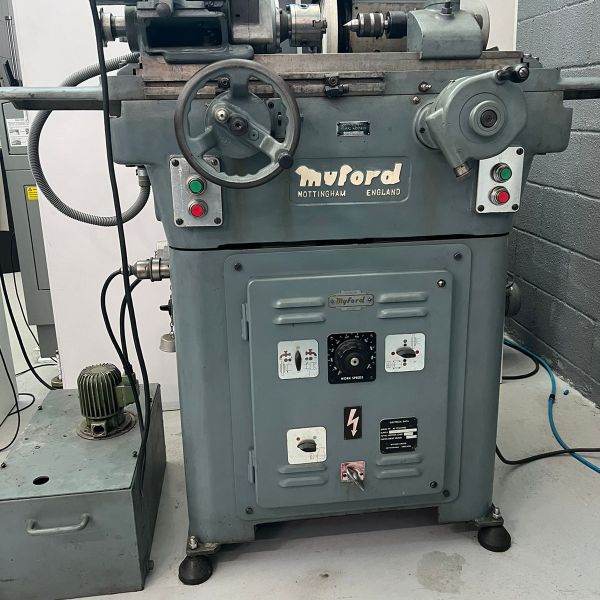 Retifica Cilíndrica Manual MYFORD