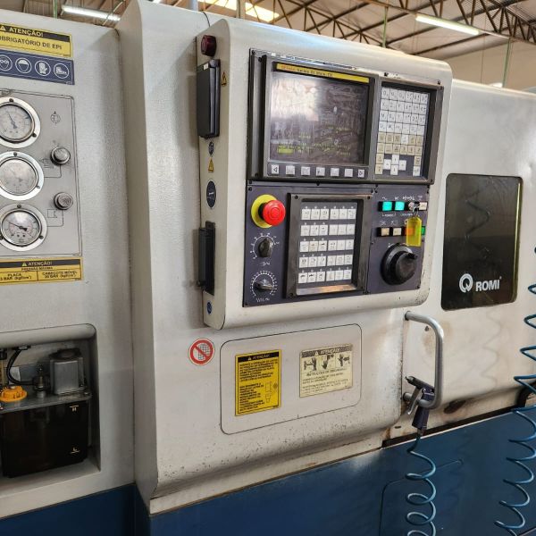 Torno CNC ROMI G240
