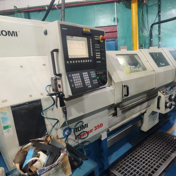 Torno CNC ROMI CENTUR 35D