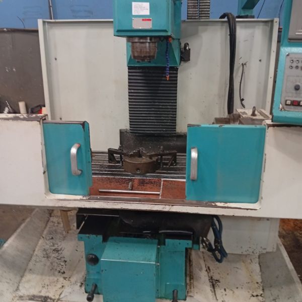 Fresadora CNC SINITRON B5