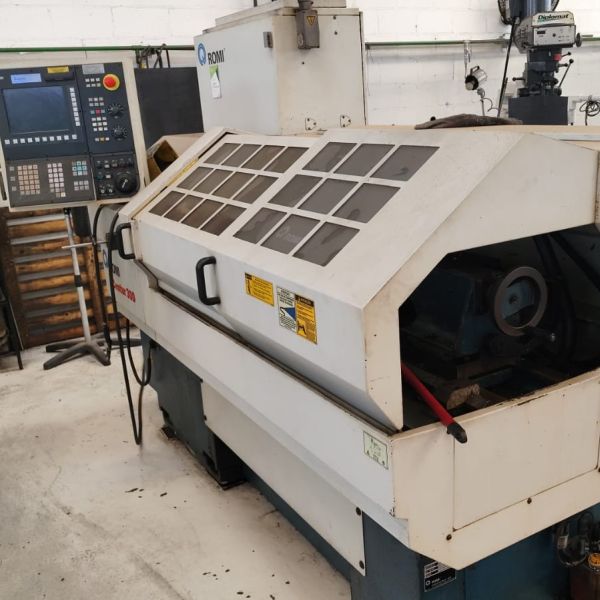 Torno CNC ROMI CENTUR 30D