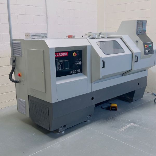 Torno CNC NARDINI LOGIC 250