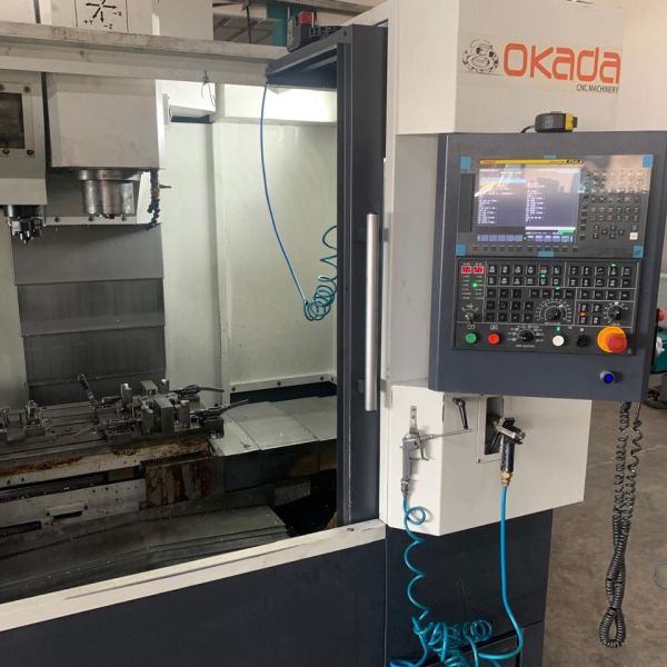 Centro de Usinagem Vertical OKADA VDSL-850