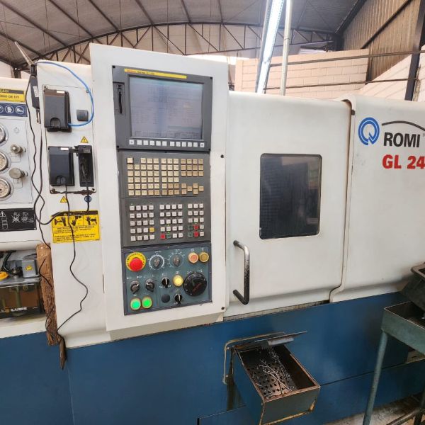 Torno CNC ROMI GL240M