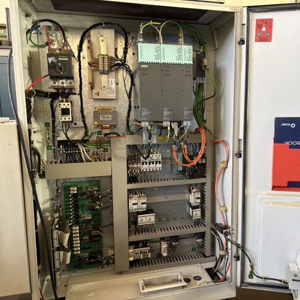 Torno CNC ROMI CENTUR 30D