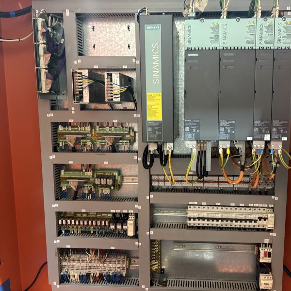 Fresadora CNC VEKER MVK1700F